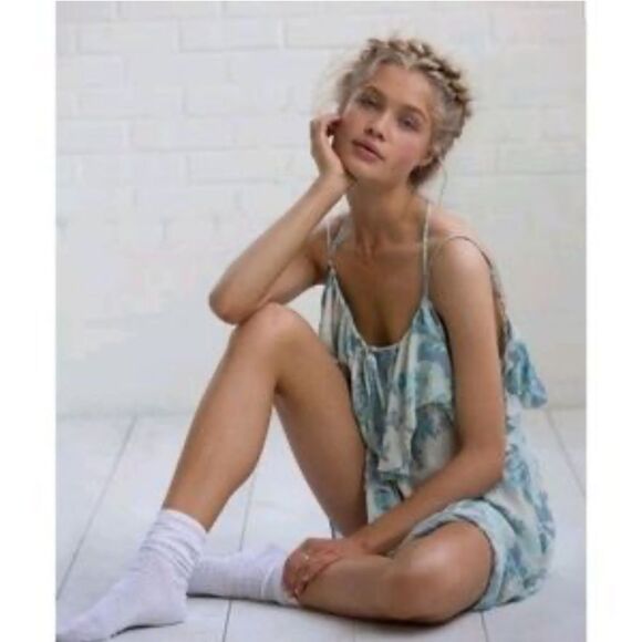 Kimchi Blue Ruffle Tie Back Dress - Picture 2 of 9